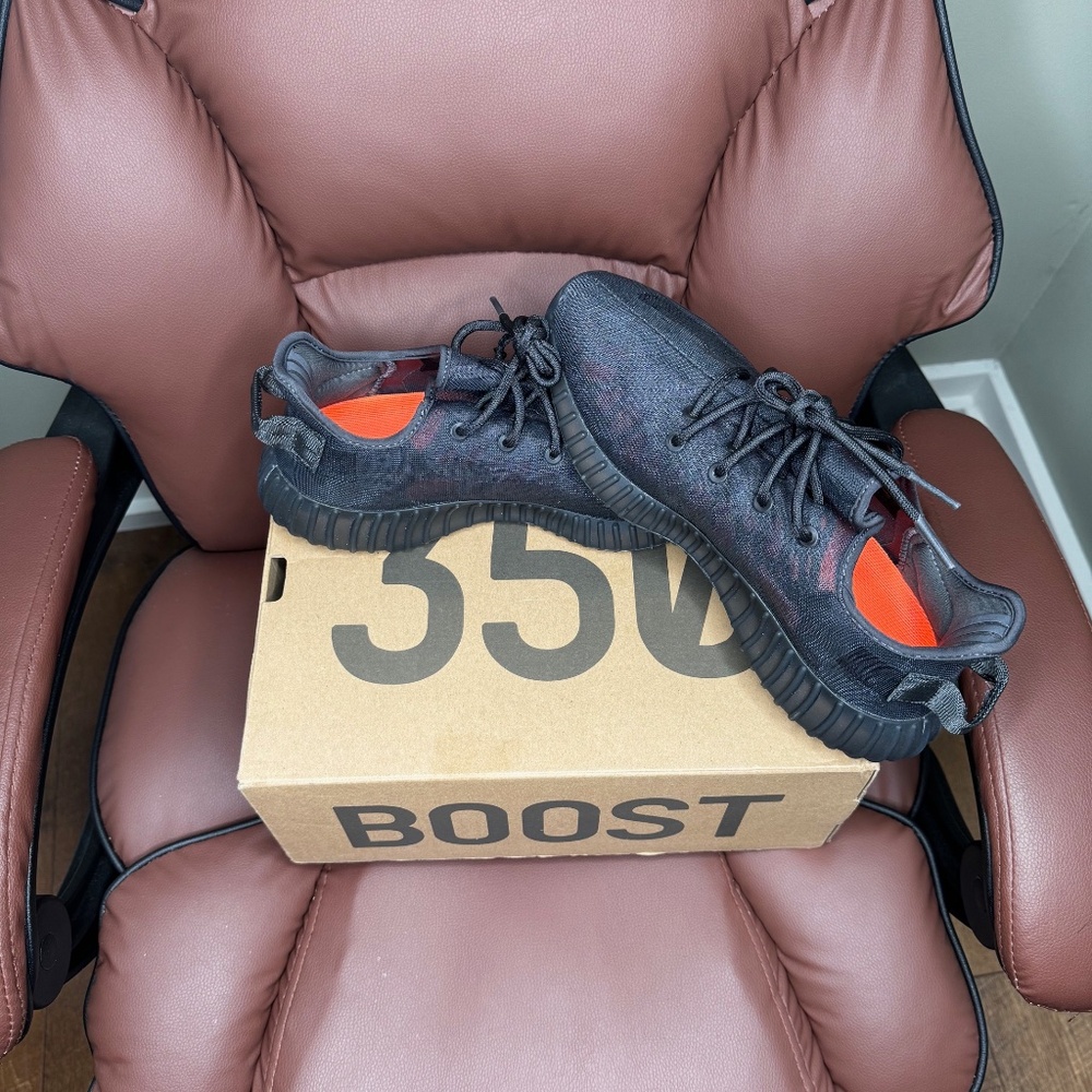 Yeezy Boost 350 V2 Black